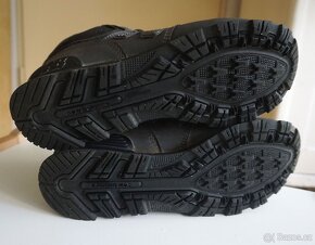 Unisex šedé pevné tenisky NEW BALANCE v.42,5 - 10