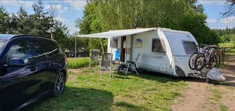 Obytný přívěs Knaus Südwind 500 FU, nově koupený v r. 2009 - 10