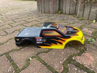 Auto na dálkové ovládání Himoto - 10