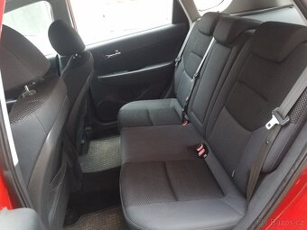 Hyundai i30 CW 1.6 CRDI 66kW kombi A/C + zimní pneu - 10