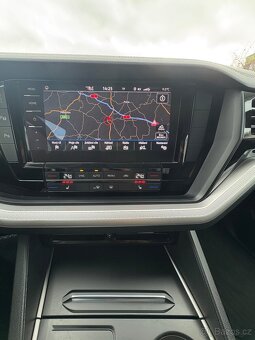 Volkswagen touareg,3.0 TDI,tažné,výhřevy,Navi - 10