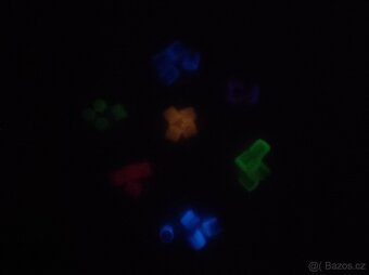 nové auto různé doplňky - 10