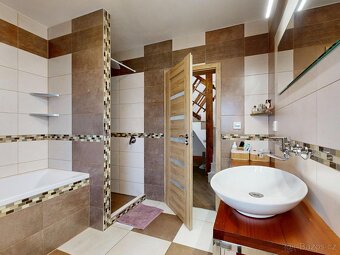 Prodej patrového rodinného domu 124 m², pozemek 549 m² - 10
