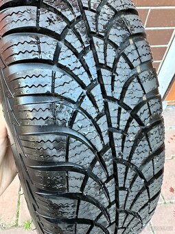 Sada zimních kol VW. Pneu 165/65 R15 Goodyear ultragrip 9. - 10