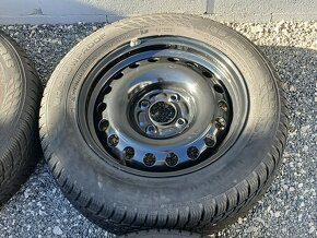 Pěkná zimní kola Peugeot 208, Nokian 185/65/15 8mm - 10