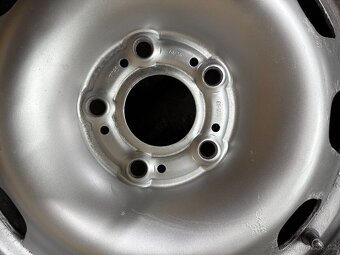 ZIMNÍ SADA DISKŮ DACIA DUSTER 6.5X16  5X114.3 ET50 215/65R16 - 10