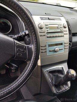 Toyota Corolla verso 2.2 - 10