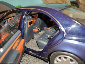 Prodám model 1:18 Maybach 57 w240 - 10