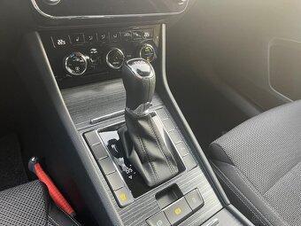 Škoda Superb III FL 2.0 TDi DSG Tažné - 10