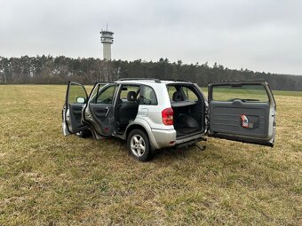 TOYOTA Rav4 2.0 D4D 4x4 plně funkční - 10