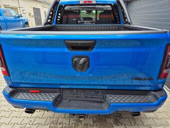 DODGE RAM 1500 5,7 HEMI BUILT TO SERVE 2023 - 10