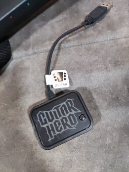 Guitar hero  kytara včetně her - 10
