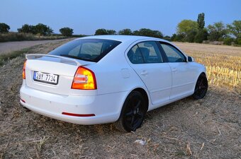 Škoda Octavia RS 2.0 TFSI - 10