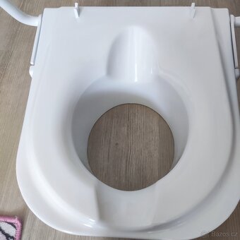 WC sedátko s vyklopnymi područkami - 10