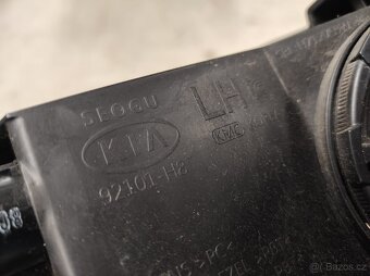 Prodám pravé a levé hlavní světlo Kia Stonic - 10