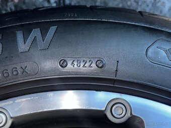 Original ALU kola VW Funplay 6 17" 6,5J ET42 + 215/50/R17 - 10