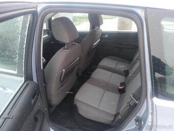 Focus C-MAX 1.6 74kw benzín - 10