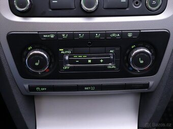 Škoda Octavia 1,4 TSI Elegance Plus Xenon (2011) - 10