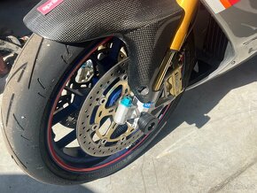 Aprilia RSV 1000 RR Factory Carbon rok 2006 - 10