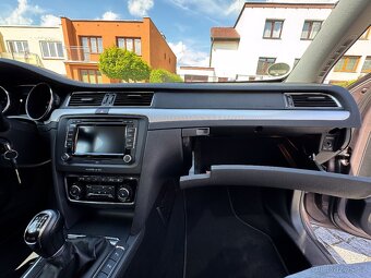 ŠKODA SUPERB II 2.0 TDI 4x4 125Kw Combi Exclusive - 10
