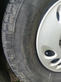 Kola na Hyundai H 100 se zimním pneu - 10