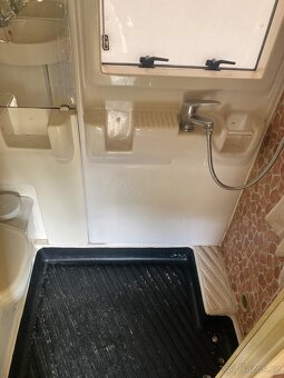 Obytný automobil Peugeot J5 (hrana) - 10