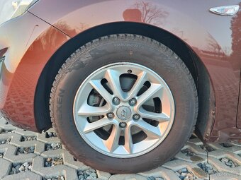 2012 Hyundai i30 - mnoho komfortních úprav - 10