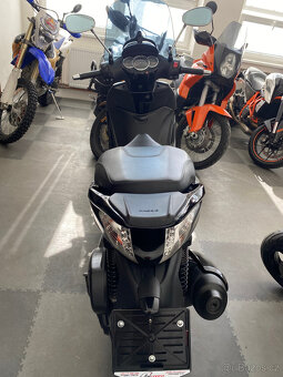 Piaggio Beverly 300 ABS POLICE = LIMITOVANÁ EDICE - 10