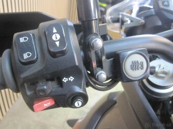 Triumph Tiger 800 XCX - 10