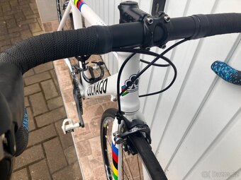 SILNIČNÍ KOLO PRO MENŠÍ POSTAVU - 10