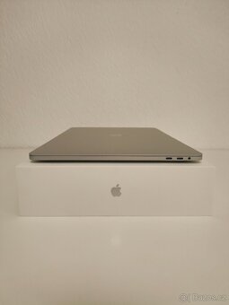 MacBook Pro 15 2017 | i7 • 16GB • 512GB - 10