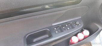 Golf 1,6 TDI DSG + F1 pádla, alu. - 10