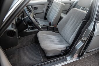 BMW E30 320i - 10