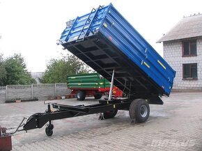 Třístranný sklápěci vlek, nosnost 5000 kg, na SPZ - 10