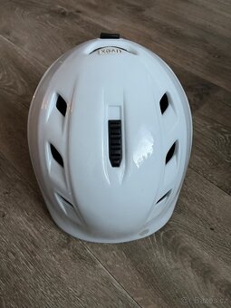 Lyžařská helma Uvex s brýlemi - 10