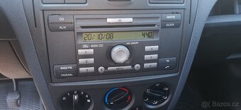 Ford Fusion - 10