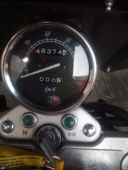Suzuki GZ 125 - 10