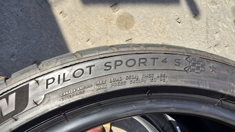 Letní pneu 225/40/19 Michelin - 10
