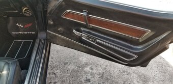 Prodám CHEVROLET CORVETTE C3 Stingray 1974 MANUAL - 10