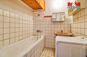 Prodej bytu 2+1, 77 m², Ostrov, ul. Komenského - 10