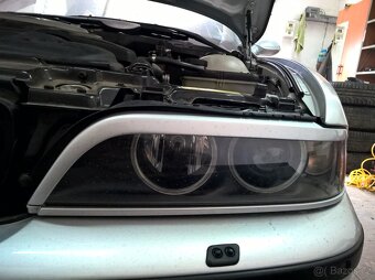 Řasy na světlometech BMW E39 - 10