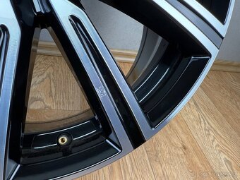 Originál kola R19 Volvo XC40 XC60 V90 CC - 10