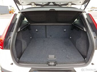 Volvo XC40 2.0D3 110kW FWD ČR 1MAJITEL - 10