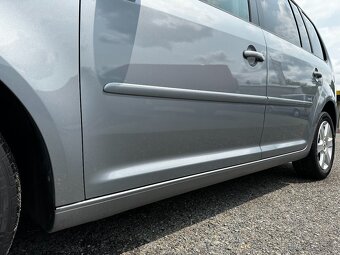 VW TOURAN 2,0 TDI - FREESTYLE - 7 MÍST - NAVI - SUPER STAV - 10