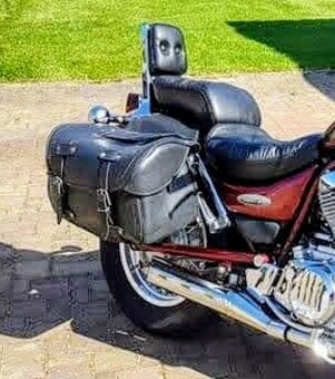 Suzuki Intruder VS 800 - 10