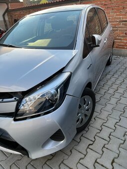 TOYOTA YARIS HYBRID 1,5 náhradní Dily - 10