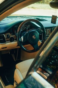 PORSCHE PANAMERA 4S 400HP V8 - 10