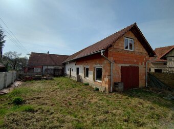 Dům s vlastní zahradou v klidné lokalitě Bílých Karpat - 10