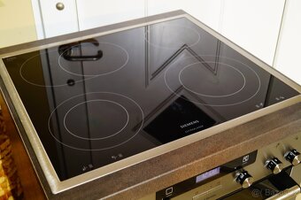 Siemens nerezový vestavný sporák HE73BD531, vyjížděcí dveře - 10