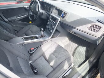 Volvo V60 1.6 TDi DRIVe 2011 PRASKLÝ MOTOR - 10